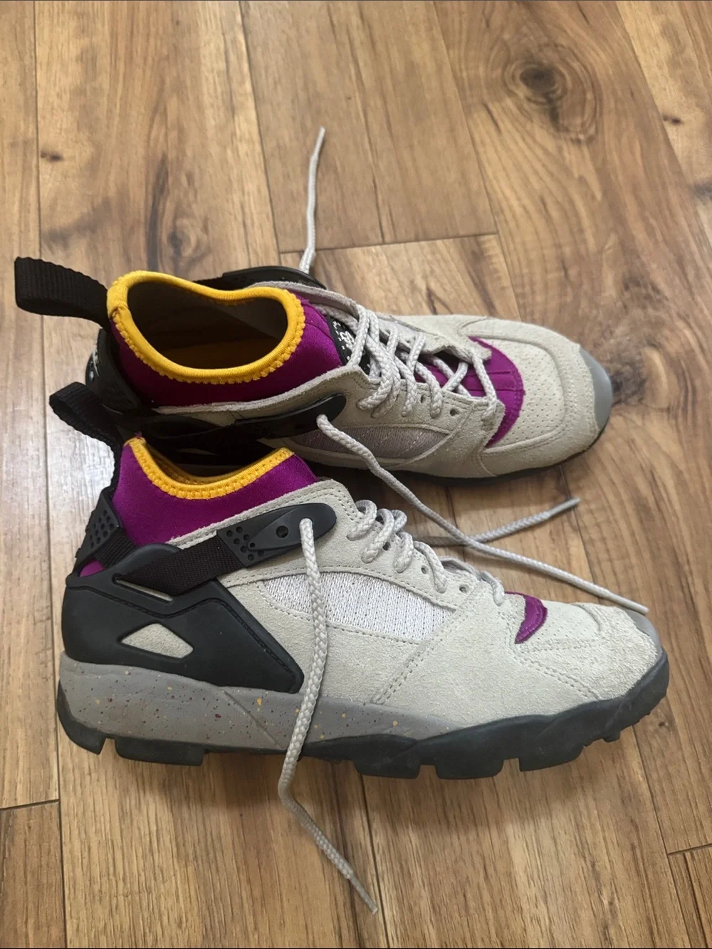Nike AirRevaderchi Beige and Purple Athletic Shoes big kids size 4.5